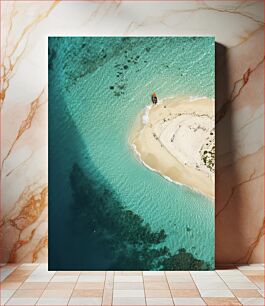 Πίνακας, Aerial View of a Small Island with a Boat Εναέρια άποψη ενός μικρού νησιού με μια βάρκα