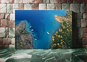 Πίνακας, Aerial View of Boats in a Beautiful Blue Lagoon Αεροφωτογραφία των σκαφών σε μια όμορφη μπλε λιμνοθάλασσα