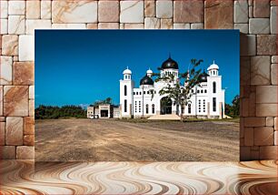 Πίνακας, Beautiful White Building with Domes Όμορφο λευκό κτήριο με τρούλους