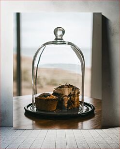 Πίνακας, Cakes Under Glass Cloche Κέικ κάτω από γυαλί Κλοσέ