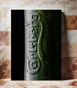 Πίνακας, Close-Up of a Carlsberg Beer Bottle Κοντινό πλάνο ενός μπουκαλιού μπύρας Carlsberg