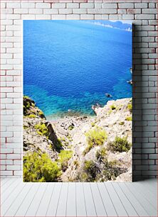 Πίνακας, Coastal Cliff Overlooking Blue Sea Παράκτιος γκρεμός με θέα στη Γαλάζια Θάλασσα