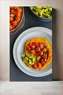 Πίνακας, Delicious Avocado and Tomato Dish Νόστιμο πιάτο με αβοκάντο και ντομάτα