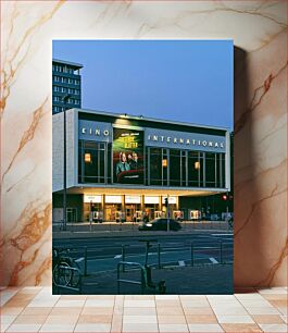 Πίνακας, Evening at Kino International Βραδιά στο Kino International