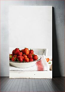 Πίνακας, Fresh Strawberries in a Bowl Φρέσκες φράουλες σε ένα μπολ