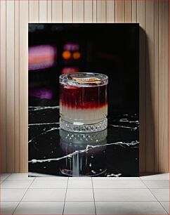 Πίνακας, Garnished Cocktail on Marble Γαρνιρισμένο κοκτέιλ σε μάρμαρο