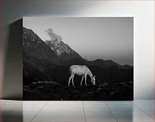 Πίνακας, Grazing Horse in Mountain Landscape Άλογο που βόσκει στο ορεινό τοπίο