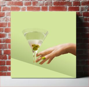 Πίνακας, Hand and Martini Χέρι και Μαρτίνι