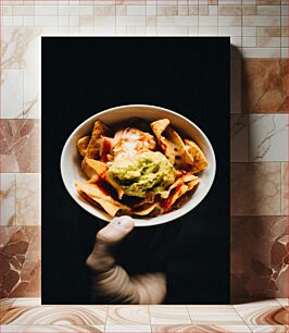 Πίνακας, Hand Holding a Bowl of Nachos Χέρι που κρατά ένα μπολ Nachos