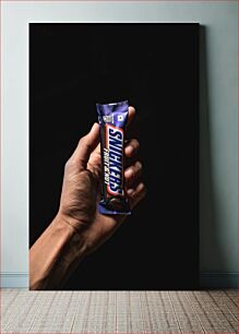 Πίνακας, Hand Holding Snickers Bar Hand Holding Snickers Bar