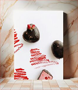 Πίνακας, Heart-Shaped Chocolate with Berry Filling Σοκολάτα σε σχήμα καρδιάς με γέμιση μούρων