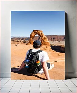 Πίνακας, Hiker at Delicate Arch Πεζοπόρος στο Delicate Arch