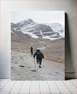 Πίνακας, Hiking in the Mountains Πεζοπορία στα βουνά