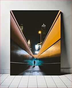 Πίνακας, Illuminated City Walkway at Night Φωτισμένος πεζόδρομος της πόλης τη νύχτα