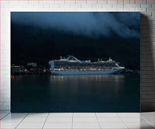 Πίνακας, Illuminated Cruise Ship at Dusk Φωτισμένο κρουαζιερόπλοιο στο σούρουπο