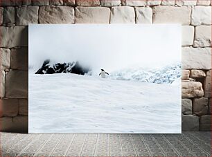 Πίνακας, Lonely Penguin in a Snowy Landscape Μοναχικός πιγκουίνος σε ένα χιονισμένο τοπίο