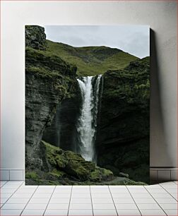 Πίνακας, Majestic Waterfall in Mountainous Terrain Μεγαλοπρεπής καταρράκτης σε ορεινό έδαφος