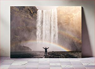 Πίνακας, Man at the Waterfall with Rainbow Άνθρωπος στον καταρράκτη με το ουράνιο τόξο