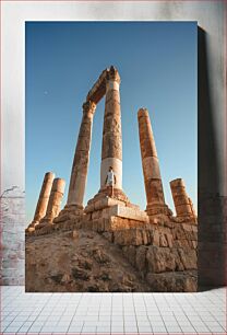 Πίνακας, Man Standing on Ancient Ruins Άτομο που στέκεται στα αρχαία ερείπια