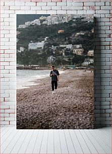 Πίνακας, Man Walking Along Coastal Town Άνδρας που περπατά κατά μήκος της παράκτιας πόλης