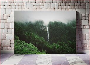 Πίνακας, Misty Waterfall in Lush Forest Misty Καταρράκτης στο Καταπράσινο Δάσος