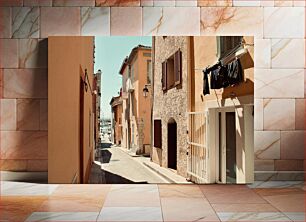 Πίνακας, Narrow City Street with Sunlit Buildings Στενός δρόμος της πόλης με ηλιόλουστα κτίρια