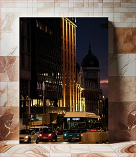 Πίνακας, Night Street Scene with Bus and Cars Νυχτερινή σκηνή στο δρόμο με λεωφορείο και αυτοκίνητα