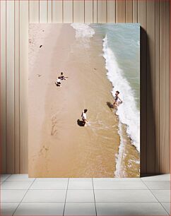 Πίνακας, People enjoying a day at the beach Άνθρωποι που απολαμβάνουν μια μέρα στην παραλία