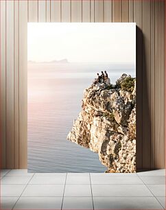 Πίνακας, People on Cliff at Sunset Άνθρωποι στον γκρεμό στο ηλιοβασίλεμα