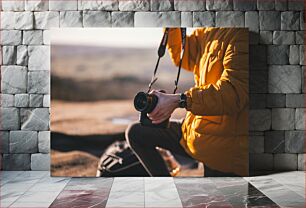 Πίνακας, Person Holding a Camera Άτομο που κρατά μια κάμερα