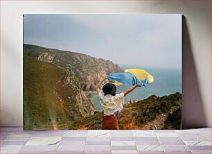 Πίνακας, Person Holding Flag on Cliff Άτομο που κρατά τη σημαία στον βράχο