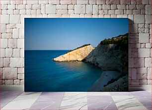 Πίνακας, Serene Coastal Cliff and Blue Sea Γαλήνιος παράκτιος βράχος και γαλάζια θάλασσα