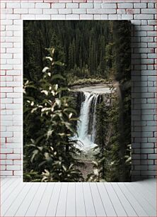 Πίνακας, Serene Waterfall in the Forest Γαλήνιος καταρράκτης στο δάσος