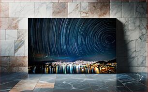 Πίνακας, Star Trails Over Cityscape Αστέρια μονοπάτια πάνω από το αστικό τοπίο