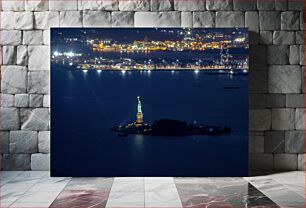 Πίνακας, Statue of Liberty at Night with City Lights Άγαλμα της Ελευθερίας τη νύχτα με τα φώτα της πόλης