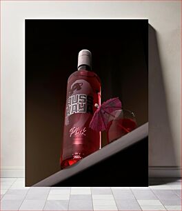 Πίνακας, Strawberry Liquor Bottle with Cocktail Μπουκάλι ποτού φράουλα με κοκτέιλ