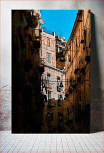 Πίνακας, Sunlit Urban Alley Ηλιόλουστο Αστικό Σοκάκι