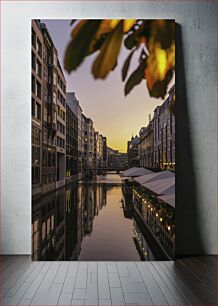 Πίνακας, Sunset Over Canal in City Ηλιοβασίλεμα πάνω από το κανάλι στην πόλη