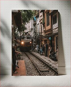 Πίνακας, Train Passing Through Narrow Street Τρένο που περνά από τη στενή οδό