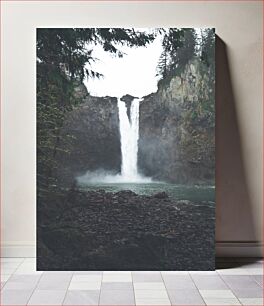 Πίνακας, Tranquil Waterfall in Forest Ήρεμος καταρράκτης στο δάσος