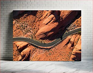 Πίνακας, Winding Road through Desert Landscape Ελικοειδής δρόμος μέσα από το τοπίο της ερήμου