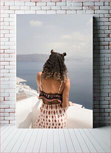 Πίνακας, Woman Enjoying Ocean View Γυναίκα που απολαμβάνει τη θέα στον ωκεανό