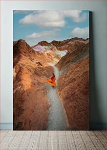 Πίνακας, Woman Walking Through Colorful Hills Γυναίκα που περπατά στους πολύχρωμους λόφους