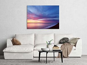 Πίνακας, ένα όμορφο ηλιοβασίλεμα πάνω από τον ωκεανό με έναν φάρο στην απόσταση