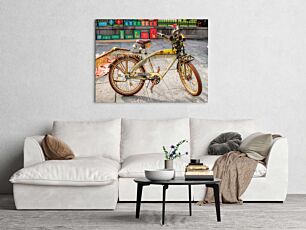 Πίνακας, ένα ποδήλατο που κάθεται στο έδαφος