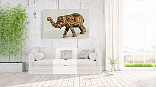 Πίνακας, ένας σκαλιστός ξύλινος ελέφαντας σε λευκό φόντο