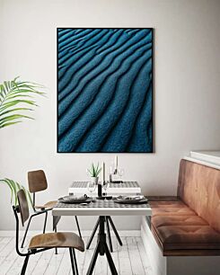 Πίνακας, κοντινό πλάνο μιας παραλίας με μπλε άμμο
