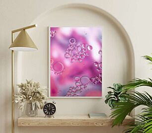 Πίνακας, κοντινό πλάνο με φυσαλίδες νερού σε μωβ και ροζ φόντο