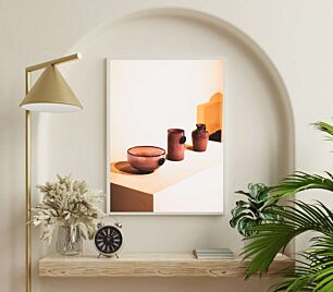 Πίνακας, δυο καφέ βάζα που κάθονται πάνω από ένα τραπέζι