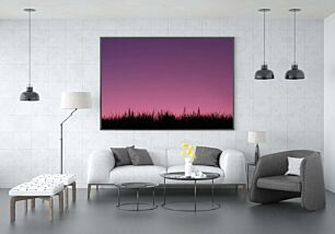 Πίνακας, ένα χωράφι με ψηλό γρασίδι με μωβ ουρανό στο βάθος